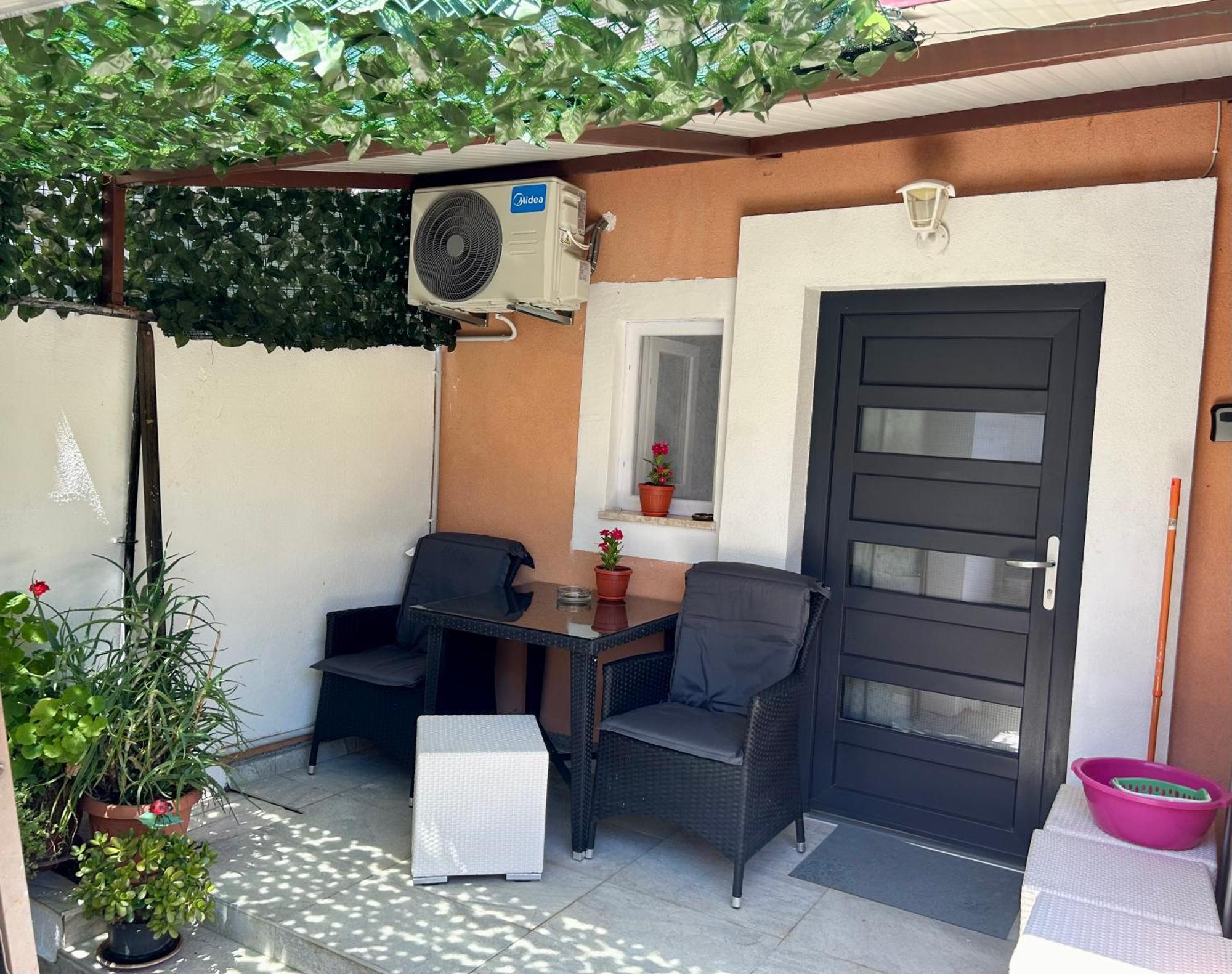 Privatunterkunft City Center With Balcony Pula